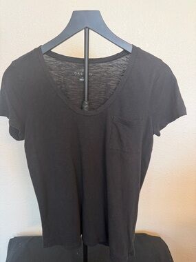 Caslon V-Neck Pocket Tee in Black